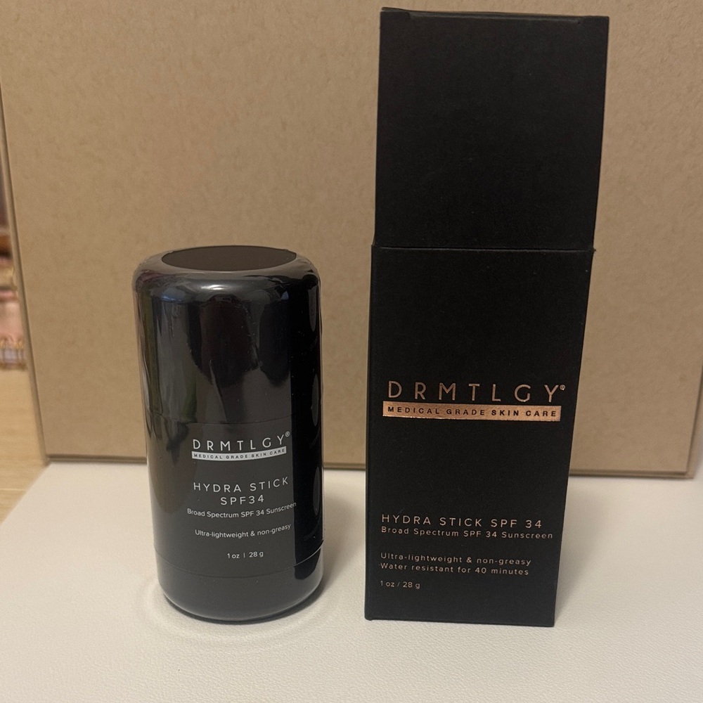 DRMTLGY Hydra Stick SPF 34 - Black